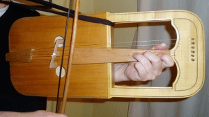  Crwth