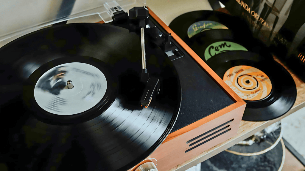 suitcase-record-player-drawback